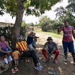 Varias personas relatan a EFE cómo viven en medio de los constantes apagones, en una humilde barriada de chabolas junto a la localidad de Santa Marta el 12 de marzo de 2024, en la provincia de Matanzas (Cuba). En medio de la oscuridad de su casa, Catalina, de 35 años, repasa los problemas de su día a día, similares a los que padecen en Cuba millones de personas por la grave crisis económica que sufre el país y que ha generado protestas en varias ciudades en los últimos días. Los apagones, de más de diez horas diarias en muchas provincias, son un calvario para muchos y el detonante -más allá de otras causas profundas- de protestas como las de el pasado domingo. EFE