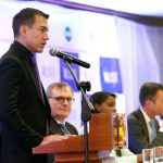 referirse sobre conversaciones donde intercambian las amenazas a los que han sido expuesto.