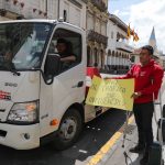 Más audios, mensajes y fotografías son evidencia de la oferta de tráfico de influencias en el contrato de grúas para la EMOV EP.