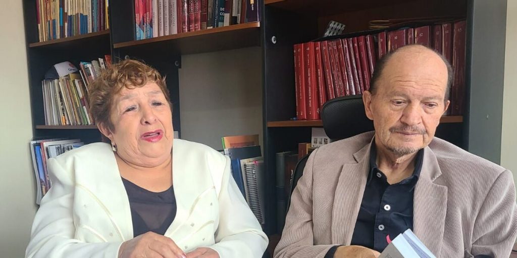 Mariana Quispe, madre de Maribel Castillo, junto al abogado Gustavo Quito, dieron declaraciones tras conocer sentencia por asesinato.
