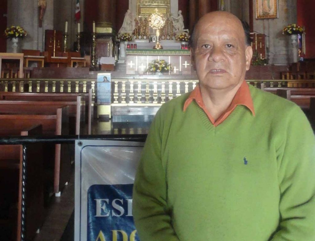 Adolfo Parra Moreno fue un destacado comunicador y escritor cuencano.