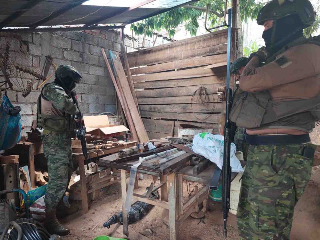 Un hombre que supuestamente estaba dedicado a la fabricación y comercialización de armas de fuego en Cuenca fue detenido.