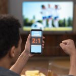 La LigaPro demandó a plataformas de streaming que retransmiten partidos del fútbol ecuatoriano. Foto Referencia FreePik