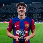 El defensa central español, Pau Cubarsí, debutó en la Champions League siendo el jugador más destacado ante el Napoli.