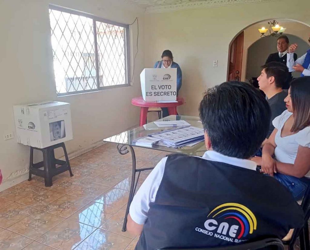 Permitir consultar el lugar de votación es una de las facilidades que brinda el CNE.