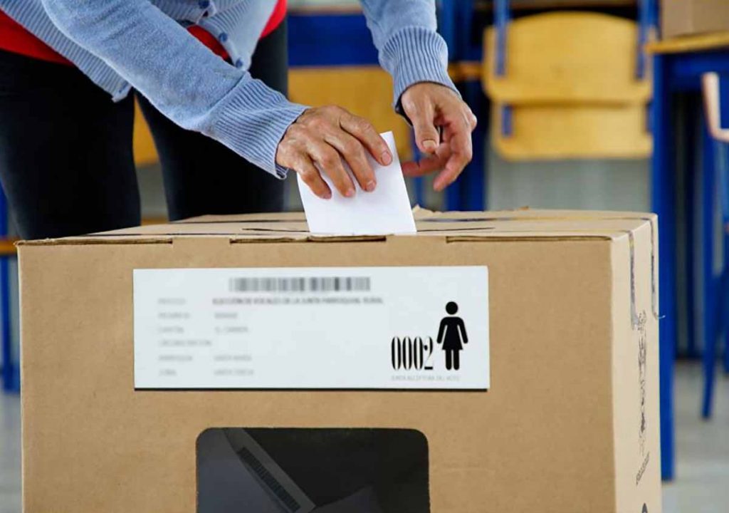 La Consulta Popular está prevista para el próximo abril.