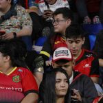 La goleada 5-2 que recibió Deportivo Cuenca en manos del Delfín se convirtió en frustración y enojo en los cientos de los hinchas.