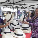 En la Plaza de San Francisco se lleva a cabo una feria artesanal por el Día Internacional de la Mujer. XCA