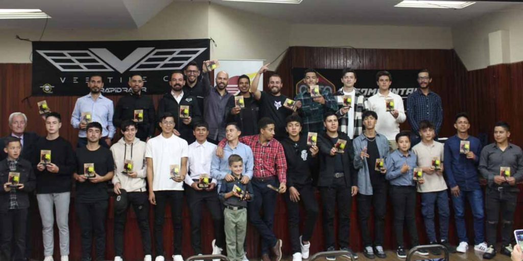 Más de una decena de pedalistas dejaron un tiempo sus entrenamientos para asistir a la premiación del Campeonato Provincial de Downhill 2023.