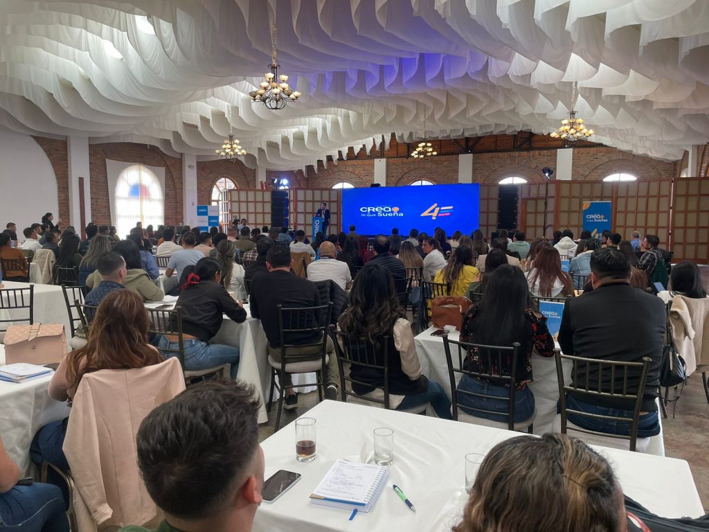 La charla se desarrolló en el local de Caballo Campana.