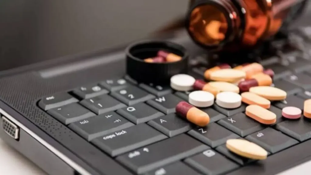 El creciente uso de Internet, incluidas redes sociales y plataformas de comercio por parte de narcotraficantes -que venden incluso el letal fentanilo-, alarma al órgano de la ONU