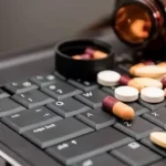 El creciente uso de Internet, incluidas redes sociales y plataformas de comercio por parte de narcotraficantes -que venden incluso el letal fentanilo-, alarma al órgano de la ONU