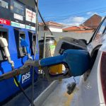 El servicio de abastecimiento de combustible en estaciones de servicio de Cuenca es irregular. /Xavier Caivinagua