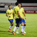 Oscar Sainz celebra gol de triunfo ante San Antonio.