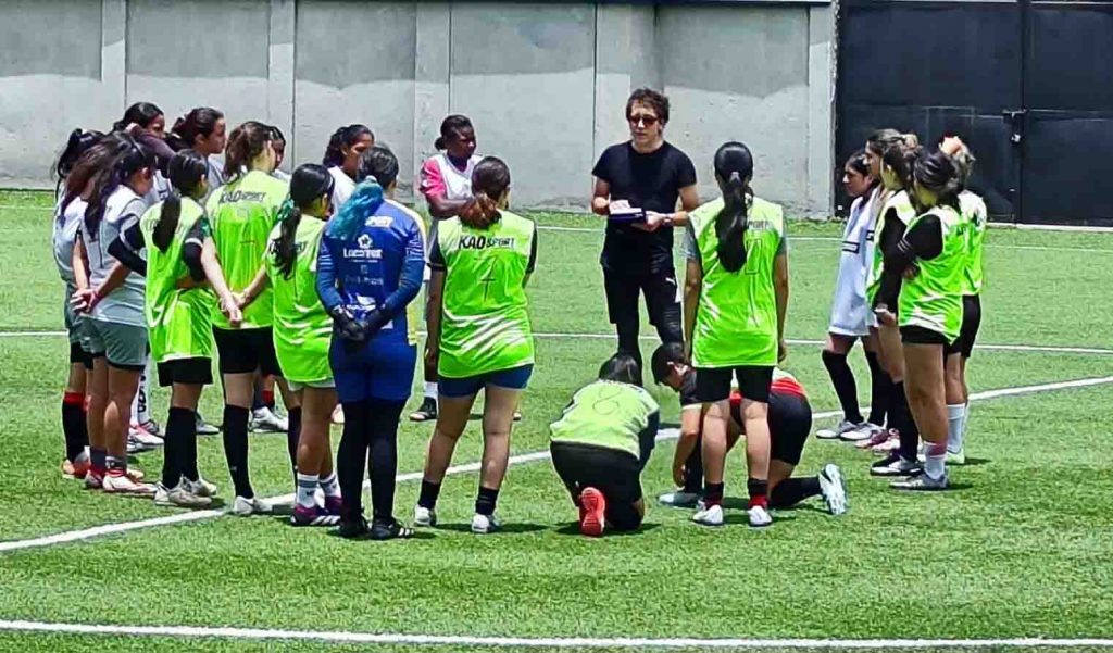 Deportivo Cuenca realizó dos días de pruebas en el Complejo Deportivo La Gloria. BST