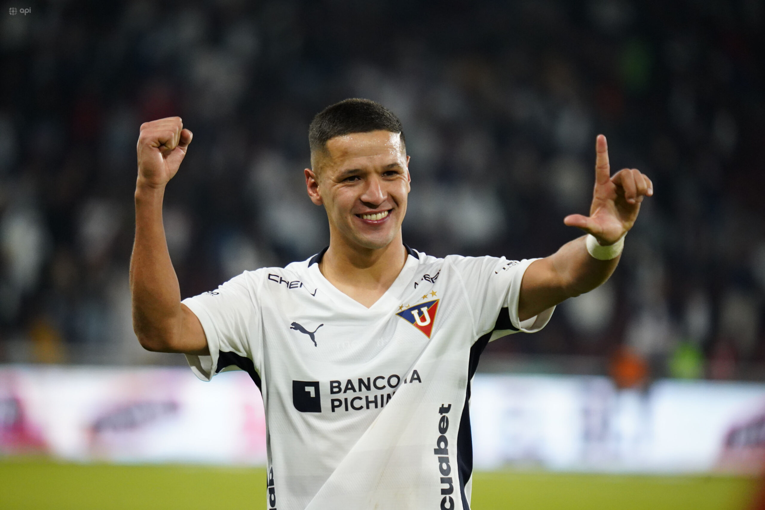 El delantero paraguayo Alex Arce firma su primer 'hat-trick' con Liga de Quito ante Imbabura y es el goleador del certamen. Foto: API