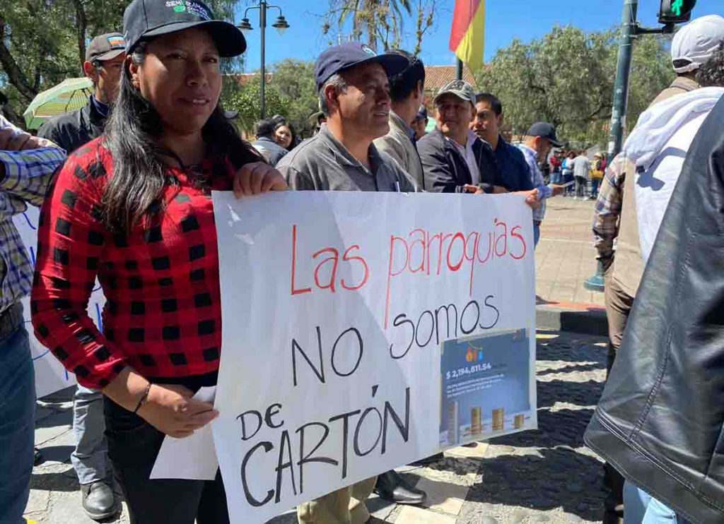 Ciudadanos durante la marcha del Conagopare protagonizada a lo largo de la calle Bolívar.