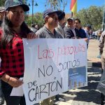 Ciudadanos durante la marcha del Conagopare protagonizada a lo largo de la calle Bolívar.
