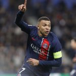 Mbbapé anotó en la clasificación del PSG a cuartos de Champions League. Foto: EFE