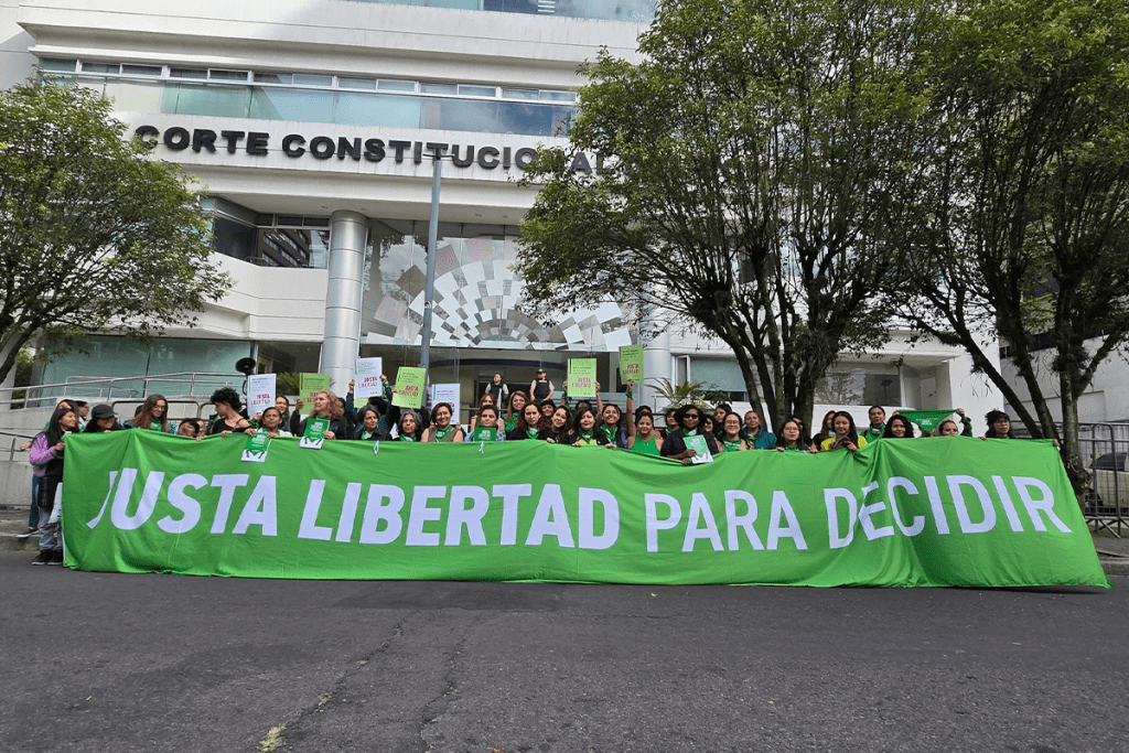 El movimiento feminista Justa Libertad presentó una demanda ante la Corte Constitucional para despenalizar rel aborto. Foto DDHH_Alianza