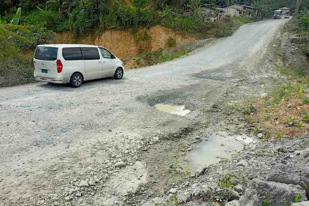 Autoridades y sectores organizados de Azuay esperan reunirse con el Ministro de Transporte para tener soluciones a la problemática vial.