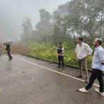 El ministro de Transporte y Obras Públicas, Roberto Luque, recorrió la vía Cuenca – Molleturo.