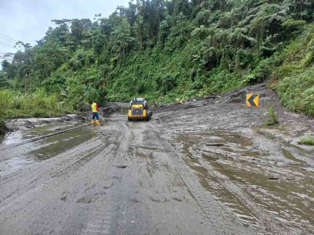 Este es el estado de la vía Zhud – Cochancay en el sector Javín.