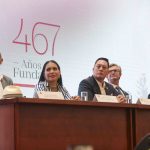 Las autoridades locales y nacionales participaron ayer de la sesión solemne por los 467 años de fundación de Cuenca. El acto se llevó a cabo en el “Salón de la Ciudad”. XCA