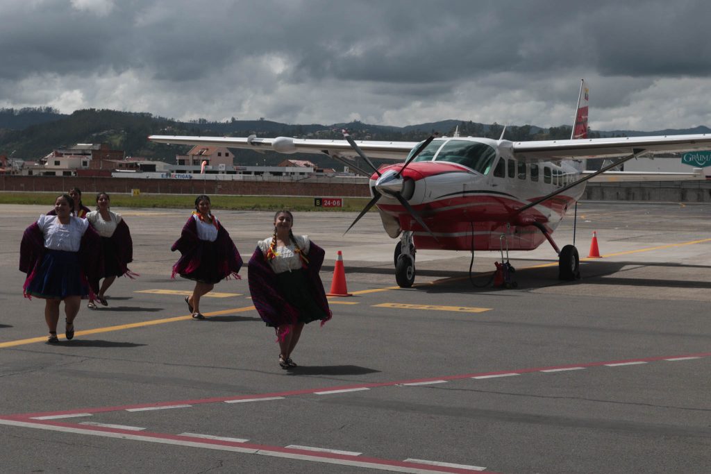 El “taxi aéreo” se presentó ayer de forma oficial aunque opera desde el pasado mes de diciembre del presente año. Cubre rutas desde Cuenca a otros sectores del país. XCA