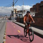 La ciclovía de la avenida Remigio Tamaríz fue rehabilitada tras encontrarse deteriorada. Los ciclistas la utilizan a diario para dirigirse a otros puntos de la urbe. XCA