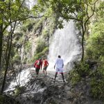 En la parroquia Chiquintad existen dos cascadas que llaman la atención de propios y extraños amantes al turismo de aventura. XCA
