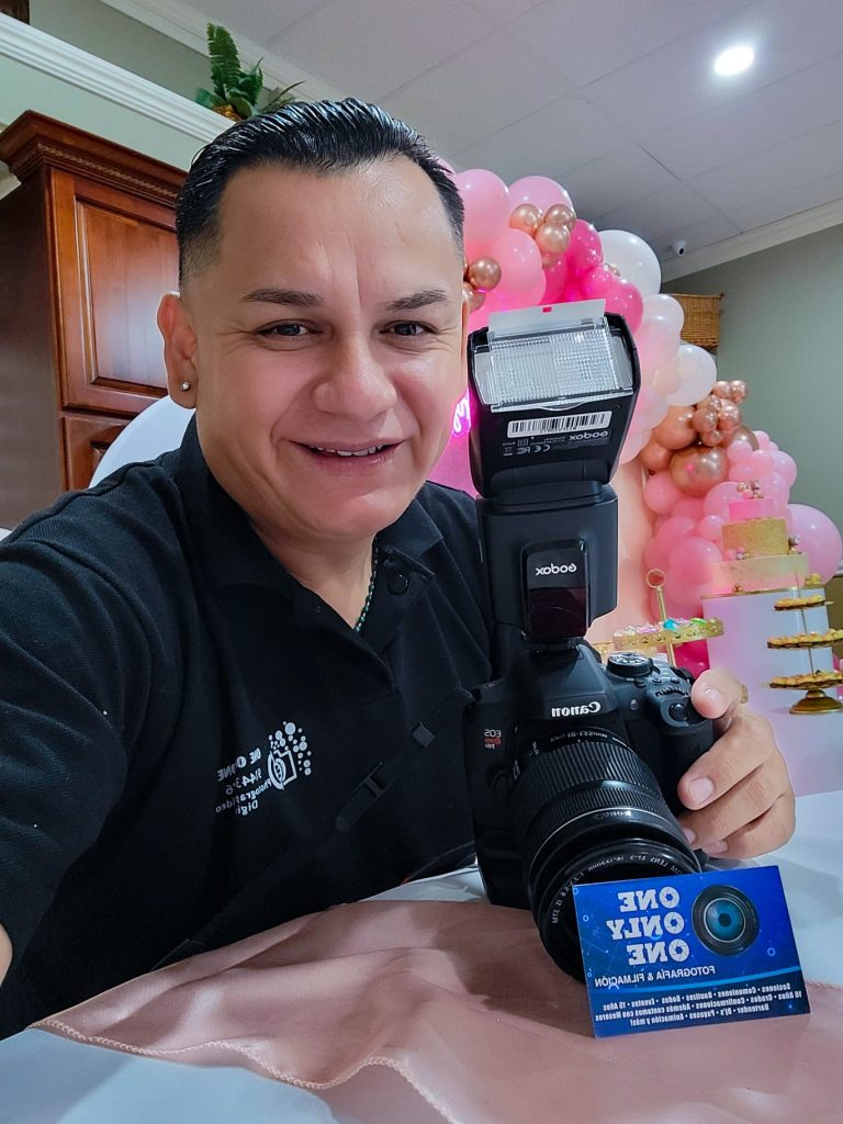 Juan Carlos Chicay un migrante de Ecuador es un destacado fotógrafo en Estados Unidos (EE.UU.)