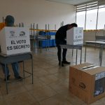 El proceso electoral de consulta popular y referéndum se cumplió sin inconvenientes en la provincia del Azuay. /XCA