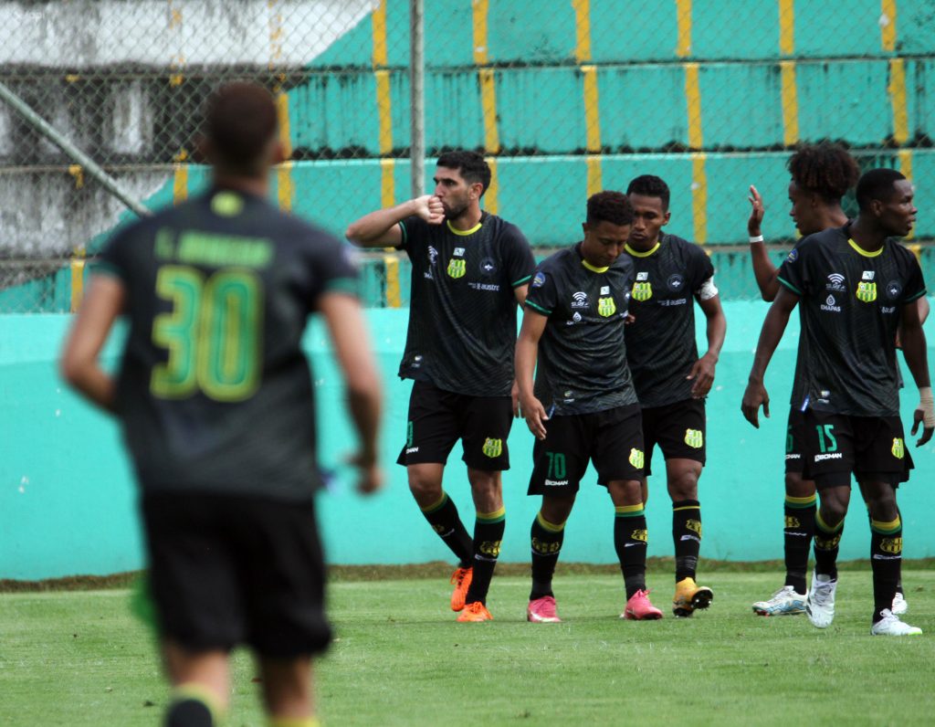Gualaceo SC derrotó 2-1 a Leones del Norte, en un partido se disputó la tarde de este miércoles 17 de abril de 2024 en el estadio Jorge Andrade Cantos.