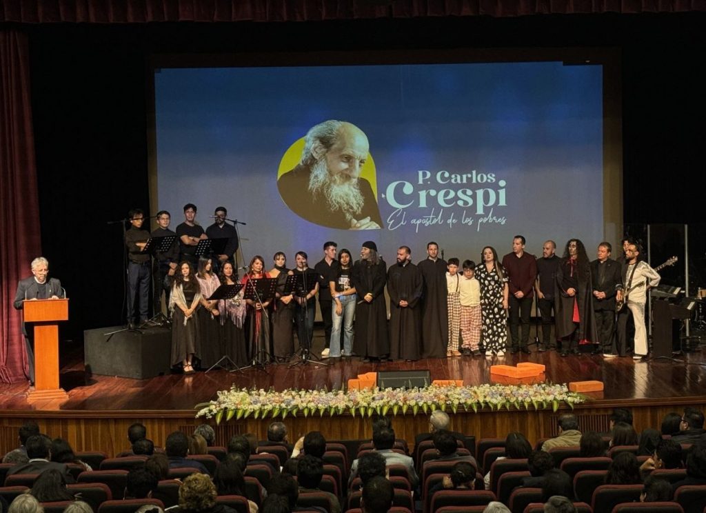 Velada en homenaje al padre Carlos Crespi, en el marco del Viernes Cultural Salesiano en el Teatro Carlos Crespi de la UPS.