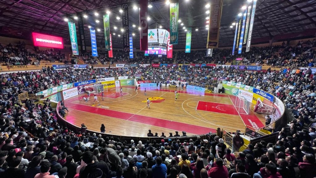 Este lunes empeiza la segunda jornada del Mundialito de los Pobres. Se jugaran dos cotejos. Foto Archivo