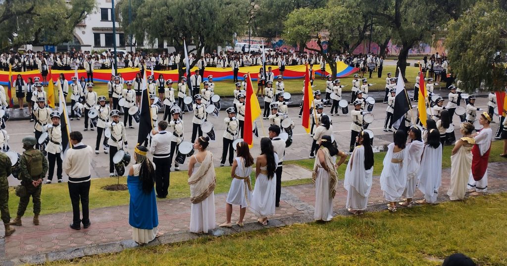 El desfile de colegios centenarios, por el pregón del aniversario del colegio Benigno Malo, tendrá lugar en la avenida Solano.