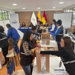 En la Junta Electoral de Azuay se desarrolla el registro de información de la Consulta Popular y el Referéndum sin contratiempos.