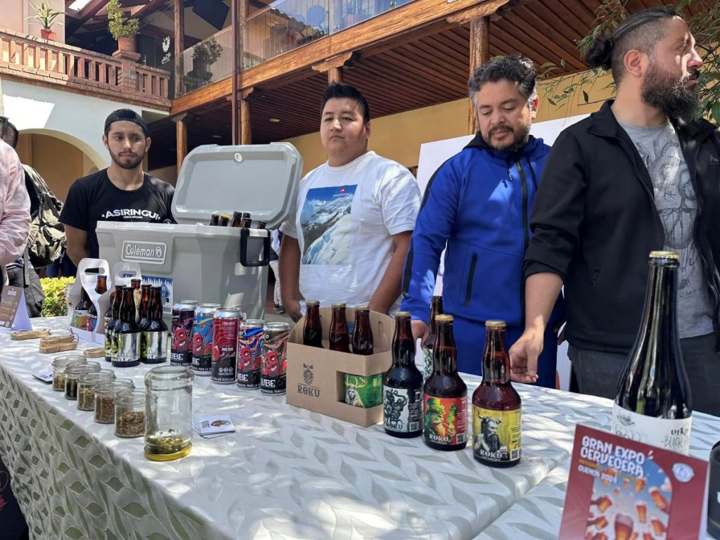 Productores de cerveza participaron en el lanzamiento de la V Convención Nacional de la Industria Cervecera Artesanal.