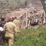 Una vivienda colapsó en el centro de la parroquia Sidcay.