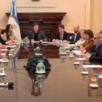 El presidente de Argentina, Javier Milei, celebró este lunes el logro del "déficit cero", objetivo clave de su plan de 'shock' y que ha conseguido gracias a un drástico ajuste