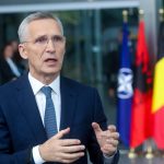 El secretario general de la OTAN, Jens Stoltenberg, afirmó que Ucrania, "simplemente, no puede esperar" y necesita, "ahora", que se le entregue munición, defensas aéreas y ayuda. EFE