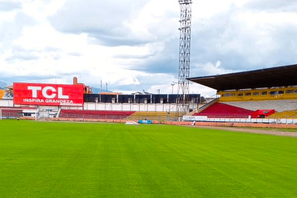 Este es el estado actual del Estadio Alejandro Serrano Aguilar, publicado por el alcalde. Un juez no dio paso a la acción de protección solicitada por la FDA.