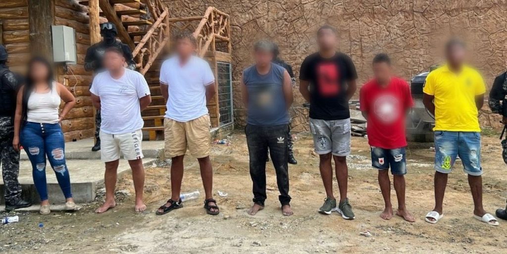 Con la consulta popular se busca que delincuentes puedan ser extraditados.