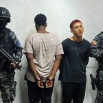 El crimen del conductor de la línea 45 en Guayaquil ha generado repudio en los ecuatorianos. El presunto autor es un adolescente de 14 años.