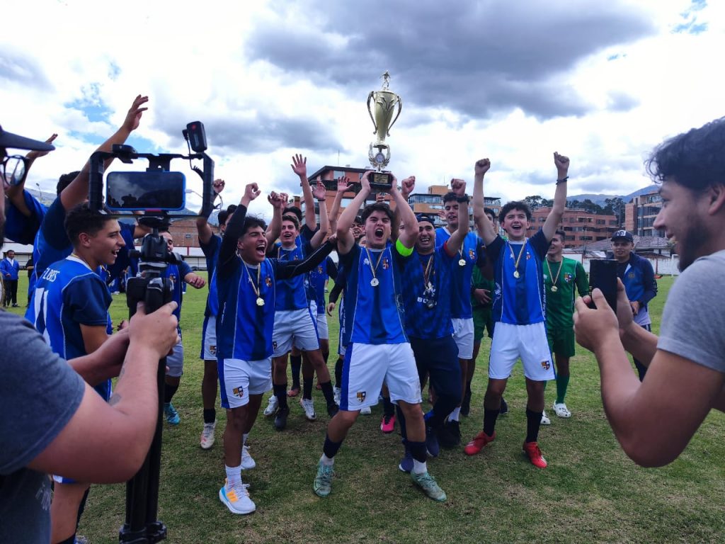 El colegio Borja se proclamó campeón del intercolegial de fútbol, categoría superior.