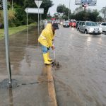 La fuerte lluvia que cae en Cuenca la tarde de este miércoles 24 de abril de 2024 deja varias zonas con acumulación de agua.