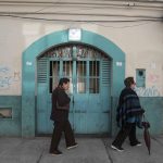 Uno de los baños públicos municipales ubicado en calle Juan Montalvo y Sangurima no ha sido concesionado, al menos, desde la pandemia. /XCA