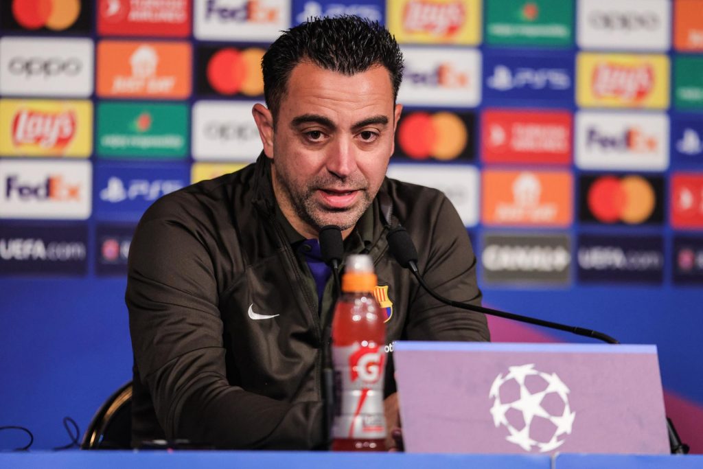 Xavi: "¿Favoritos? Ellos van a ganar la Champions, nosotros estamos en construcción"