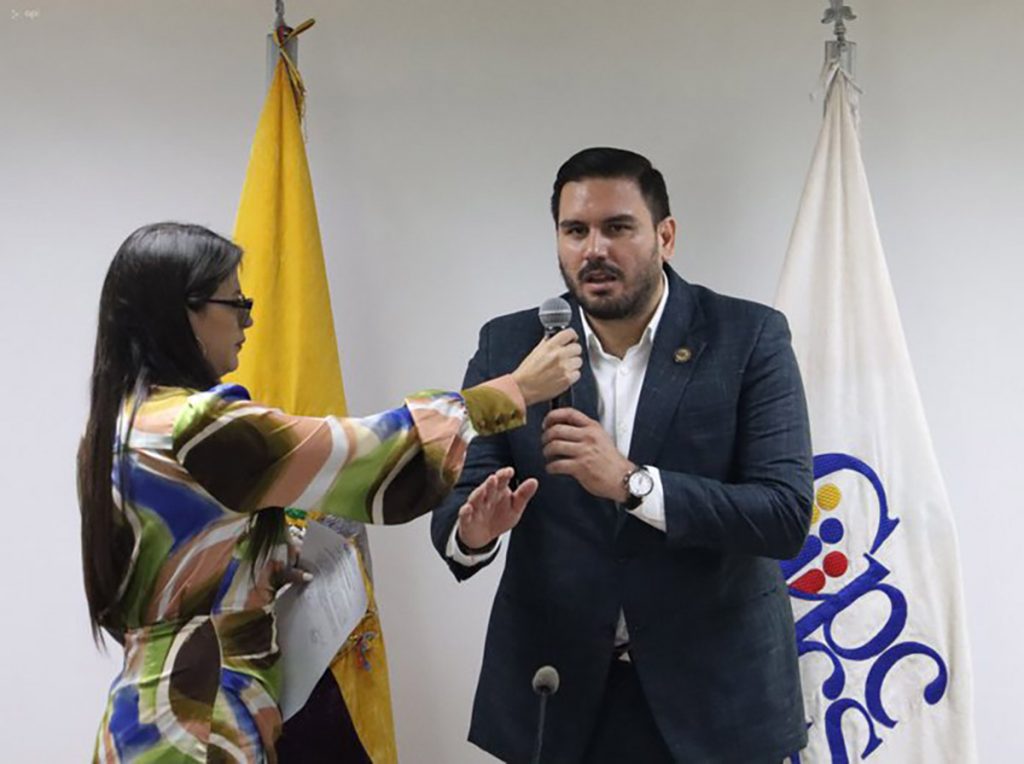 El consejero Andrés Fantoni fue nombrado como nuevo representante del Consejo de Participación y Control Social en lugar de Nicole Bonifaz.